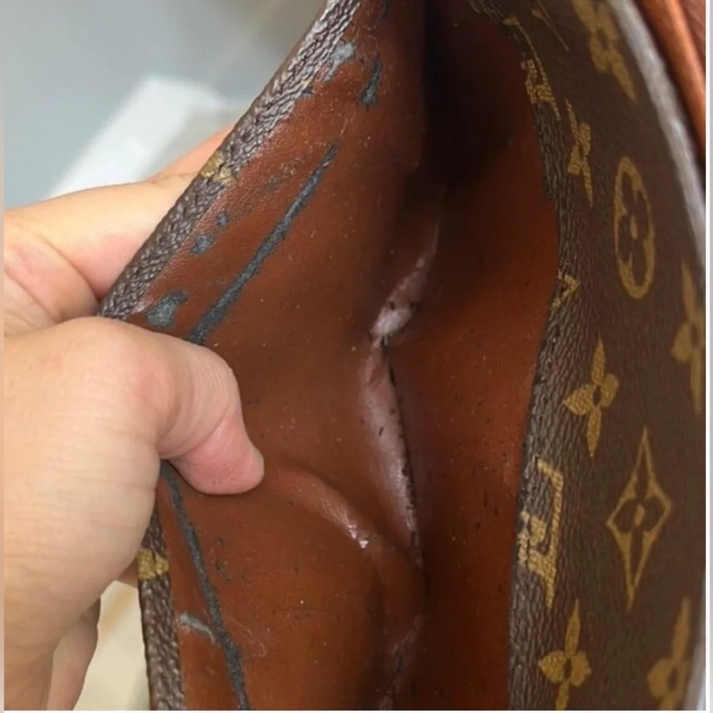 Louis Vuitton Orsay Clutch MUST GO!! MOVING OVERSEAS - Picture 15 of 15